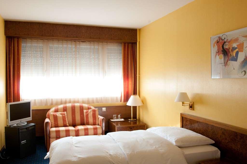 Hostellerie De La Vendee Lancy Quarto foto