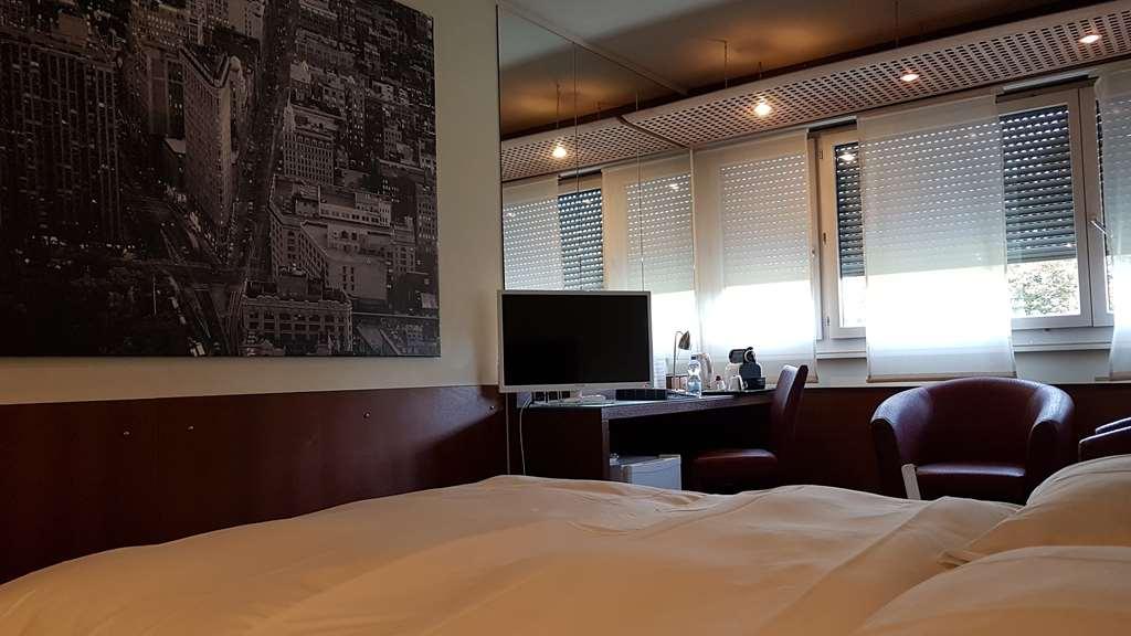 Hostellerie De La Vendee Lancy Quarto foto