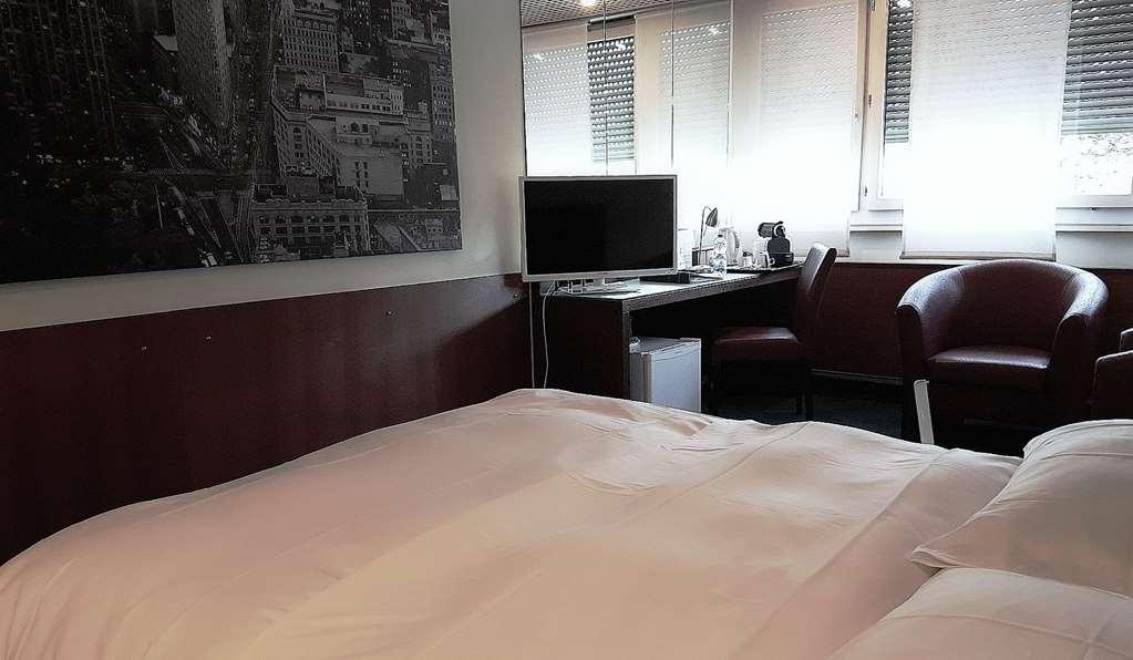 Hostellerie De La Vendee Lancy Quarto foto
